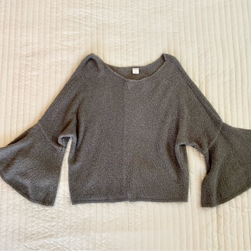 Wild Pearl Fanned-Sleeve Flowy Cropped Sweater